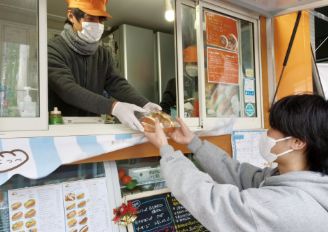 午前の授業が終わったらランチタイム！最近はキッチンカーのランチにはまってます！